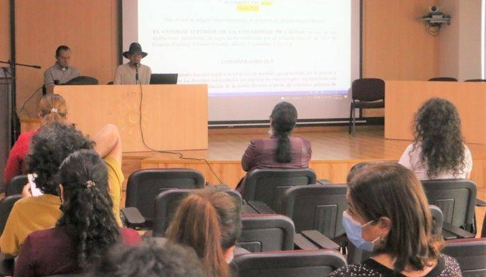 Reunión de docentes ocasionales en la Sala carlos Náder Náder