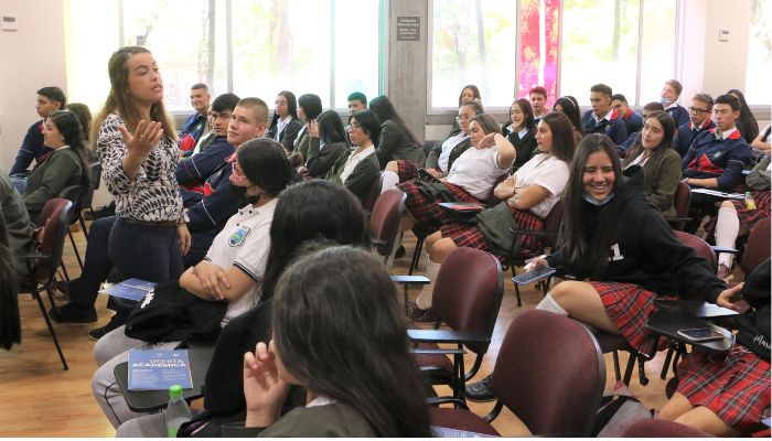 Visita de estudiantes del Colegio el Rosario al Campus de la Universidad de Caldas