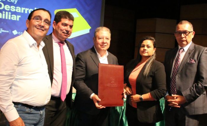 entrega de la ley de desarrollo familiar