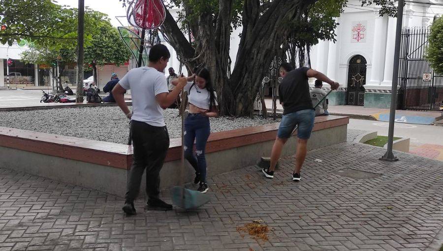 estudiantes de administración financiera en la dorada