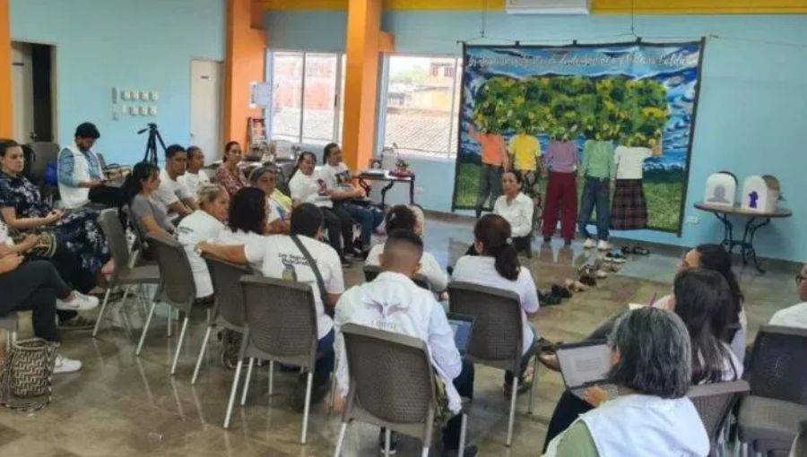 reunión con víctimas del conflicto