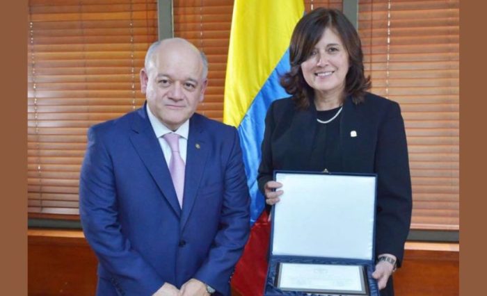 egresado presidente corte constitucional