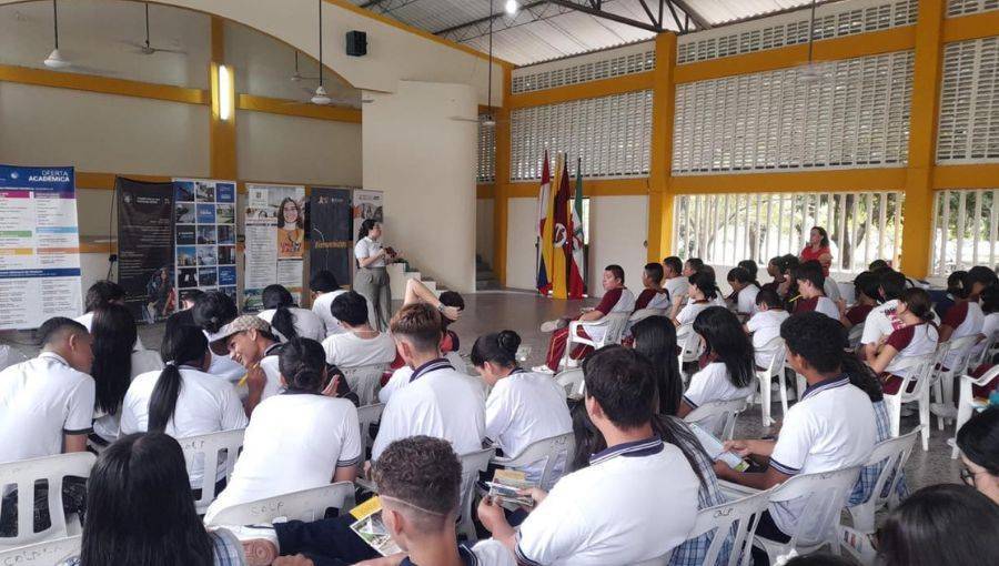 estudiantes de colegios