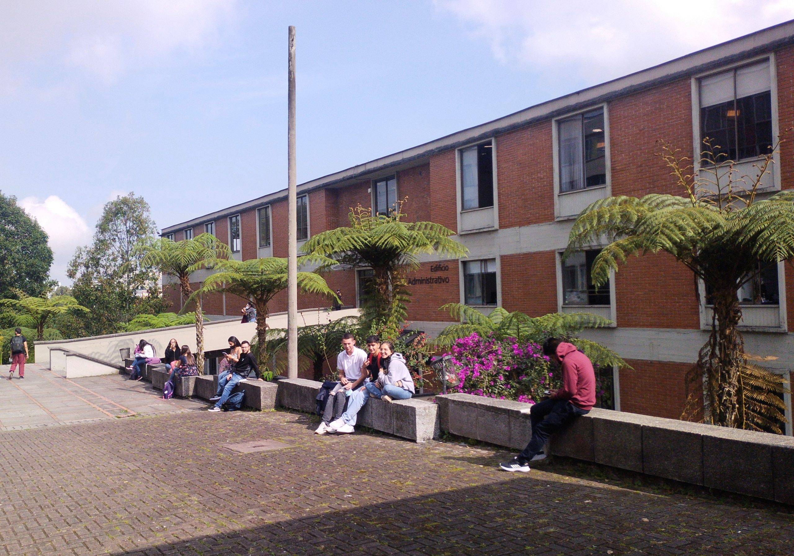 Imagen del bloque central de la U. de Caldas, para mencionar informe de Ranking Mundial que nos ubica en el puesto 18, entre las mejores universidades colombianas.