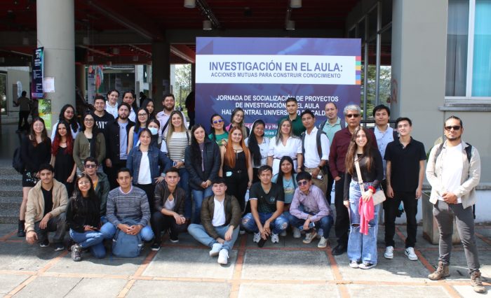 investiga en el aula central