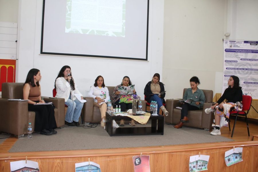 Conversatorio Mujeres Patio de atrás